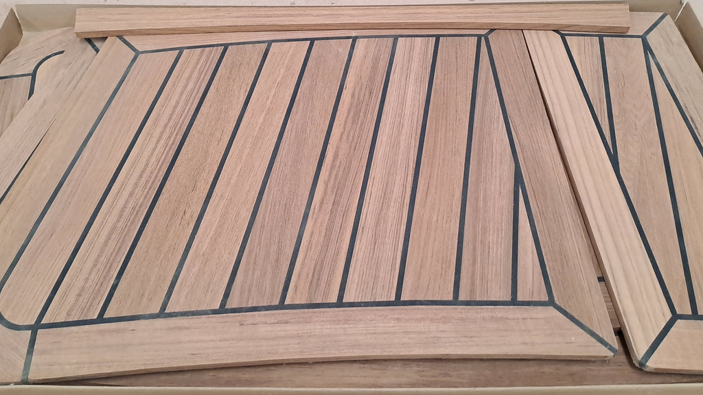 Windy 28 Ghibli Deck-Kit PRO Real TEAK SwimPlatform